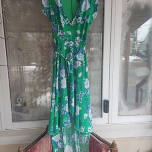 🌿•||Streetwear Society||Green Floral High-Low Dress|| Size Medium||•🌿